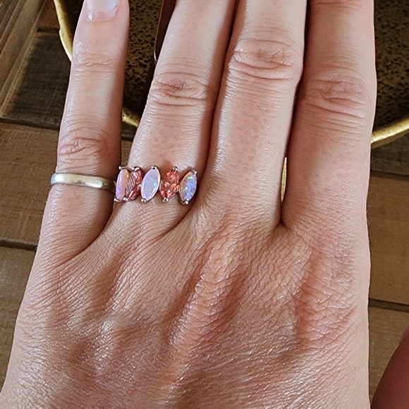 Kohl's Collection 5 stone pink opal and CZ size 7 ring NWOT Sterling Silver - Picture 4 of 4